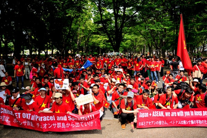 Japanese journalist opens photo exhibition on Hoang Sa - 5