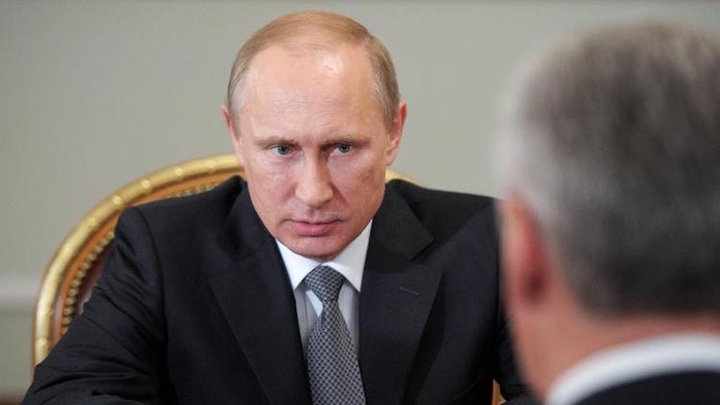 Putin, Poroshenko discuss Ukraine ceasefire as two TV crew killed - 1