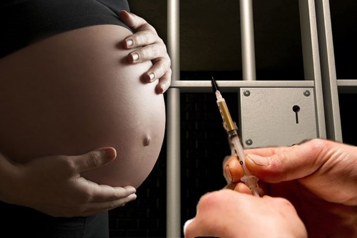 Pregnant female inmate escapes death sentence - 1