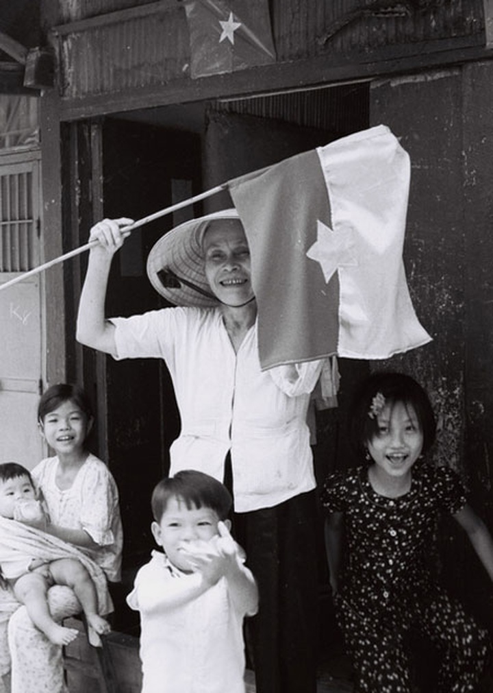 Historic moments of Reunification Day - 10