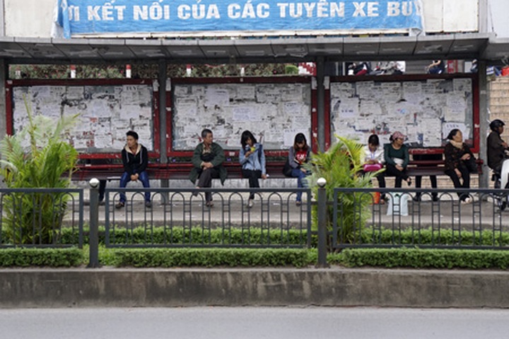 Public advertising boards in Hanoi misused - 6