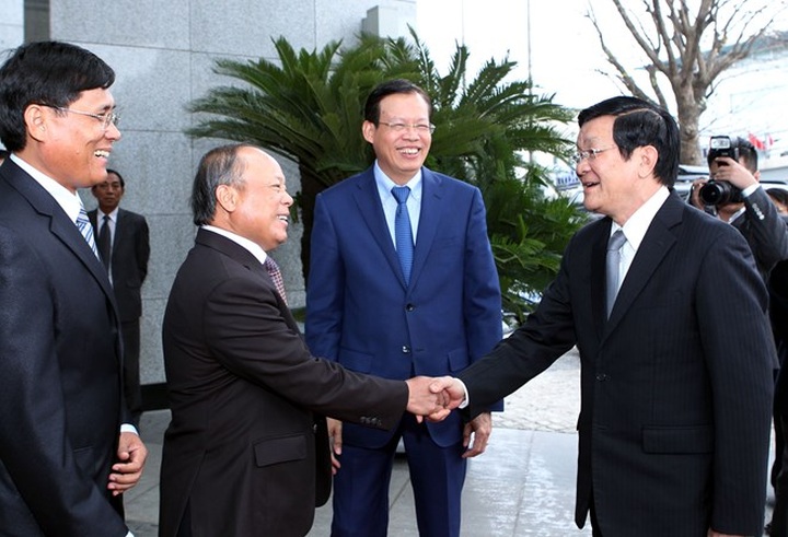 President hails national oil and gas group - 1