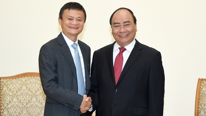 PM Nguyen Xuan Phuc welcomes Alibaba Chairman Jack Ma - 1