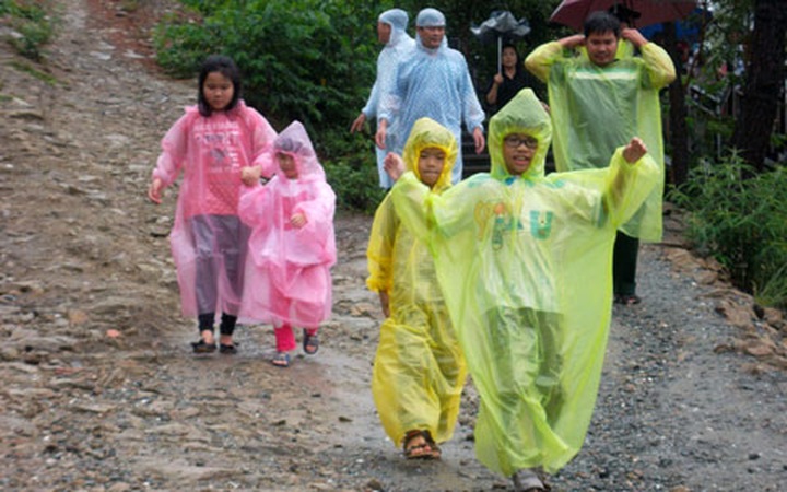 Tens of thousands pay tribute to General Giap - 7