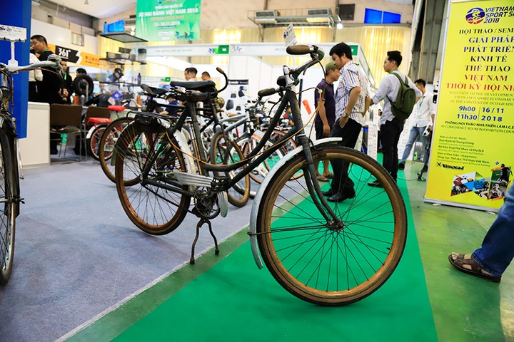 Old bikes displayed in Hanoi - 5