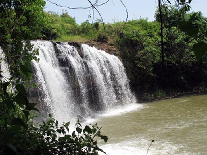 Ia Nhi Waterfall, a sleeping beauty in the jungle - 1