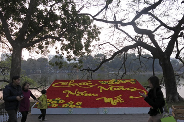 Hanoi prepares for Tet - 9