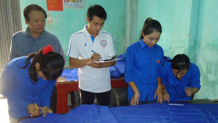 Young people facing high unemployment - 1