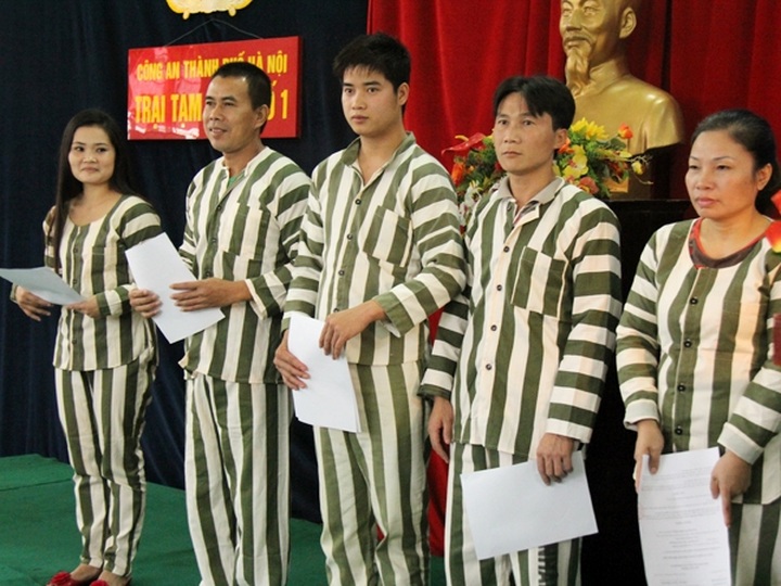 Public criticism forces lawmakers to amend controversial immigration limits - 1