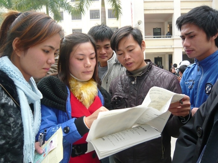 Collateral deposit makes working in South Korea difficult - 1