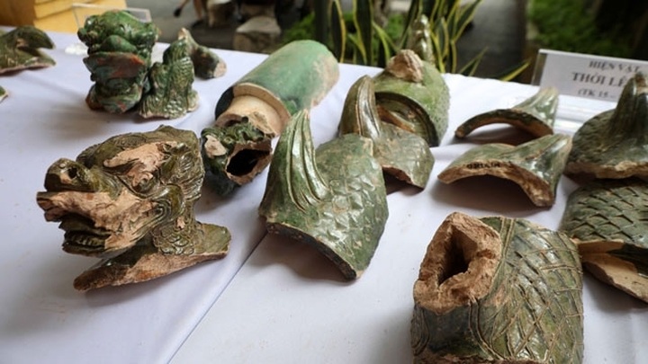 Thang Long imperial city excavation reveals large structures - 1