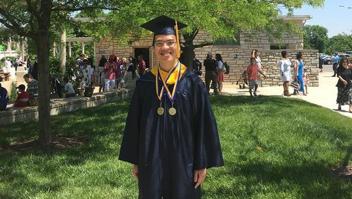 Grandmaster Le Quang Liem graduates from Webster University - 1