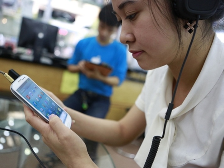 Mobile service providers use tricks to increase profits - 1