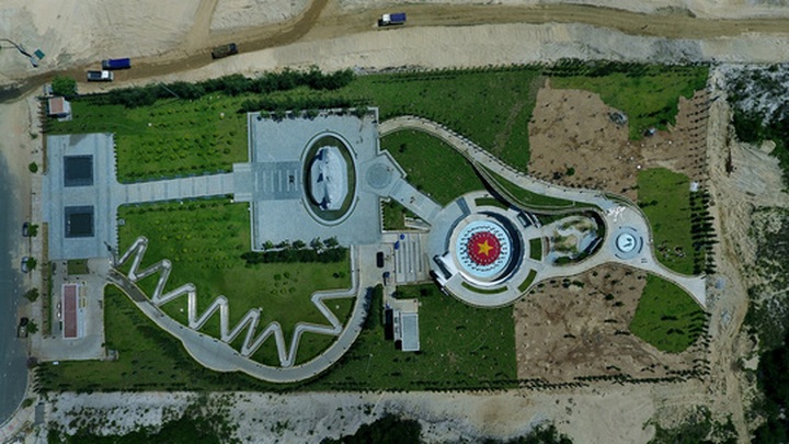 South Reef memorial site opens - 3