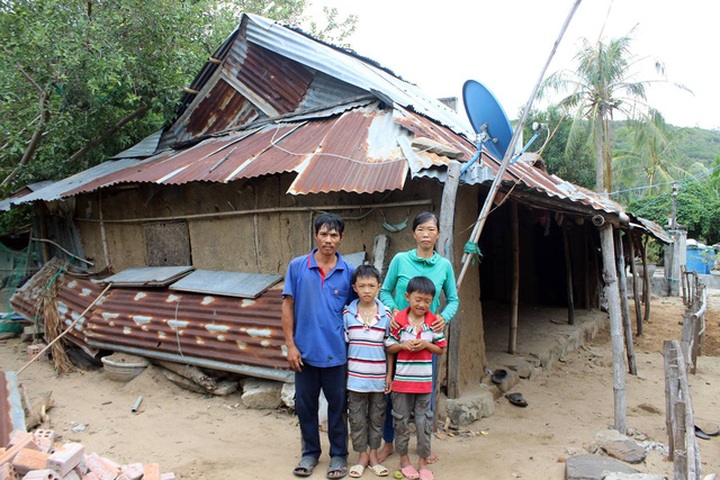 Readers help build new house for Phu Yen couple - 1 Readers help build new house for Phu Yen couple - 1
