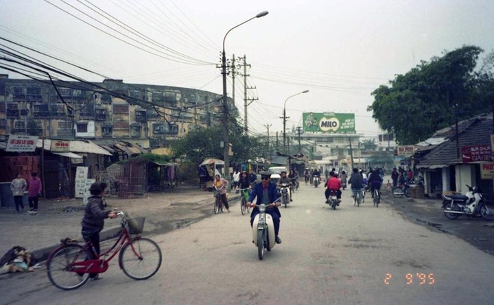 Early Doi Moi Hanoi through a Japanese lens - 7