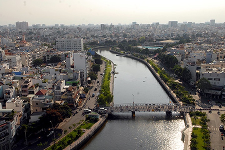 HCM City 39 years after Reunification Day - 6