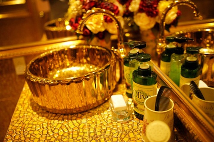 HCM City's gold-plated palace - 12 HCM City's gold-plated palace - 12