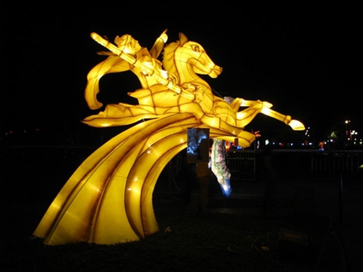 Hoi An glitters with amazing lanterns - 7 Hoi An glitters with amazing lanterns - 7