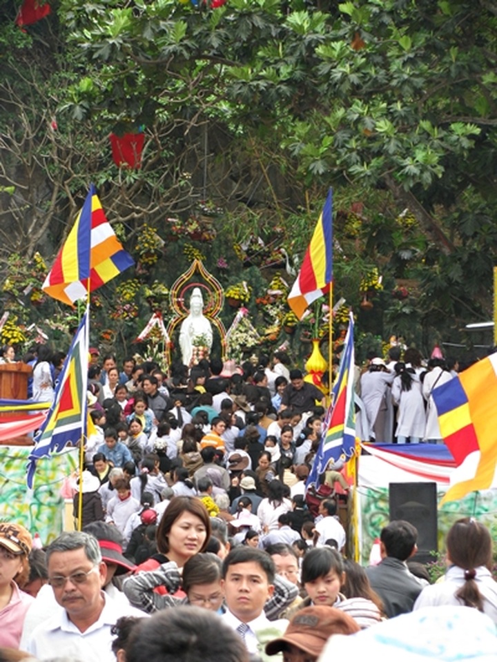 Danang hosts Goddess of Mercy festival - 11