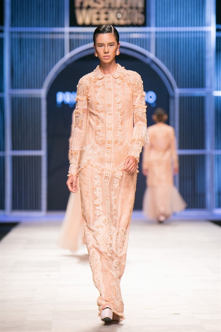 VIFW show dominates fashion season in Hanoi - 5