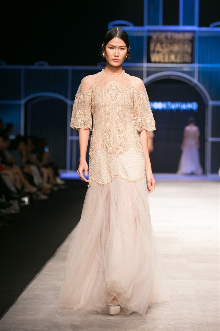 VIFW show dominates fashion season in Hanoi - 6