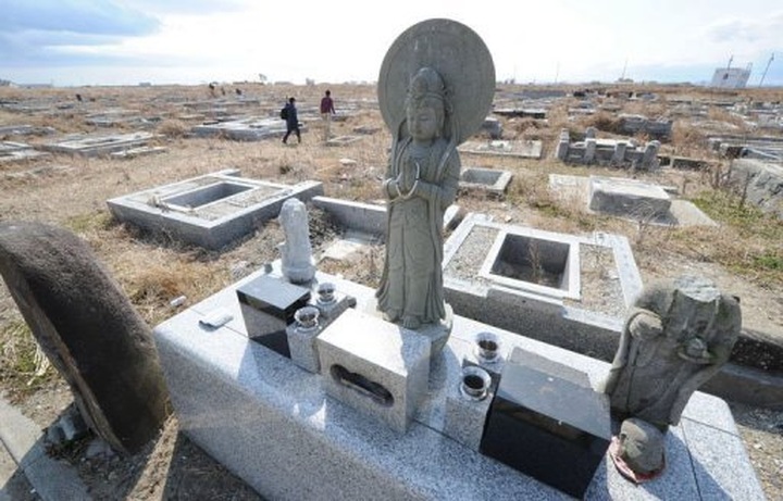 Japan marks second tsunami anniversary - 1