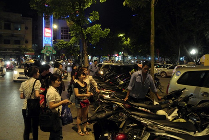 Hanoi extents parking ban to more streets - 1 Hanoi extents parking ban to more streets - 1