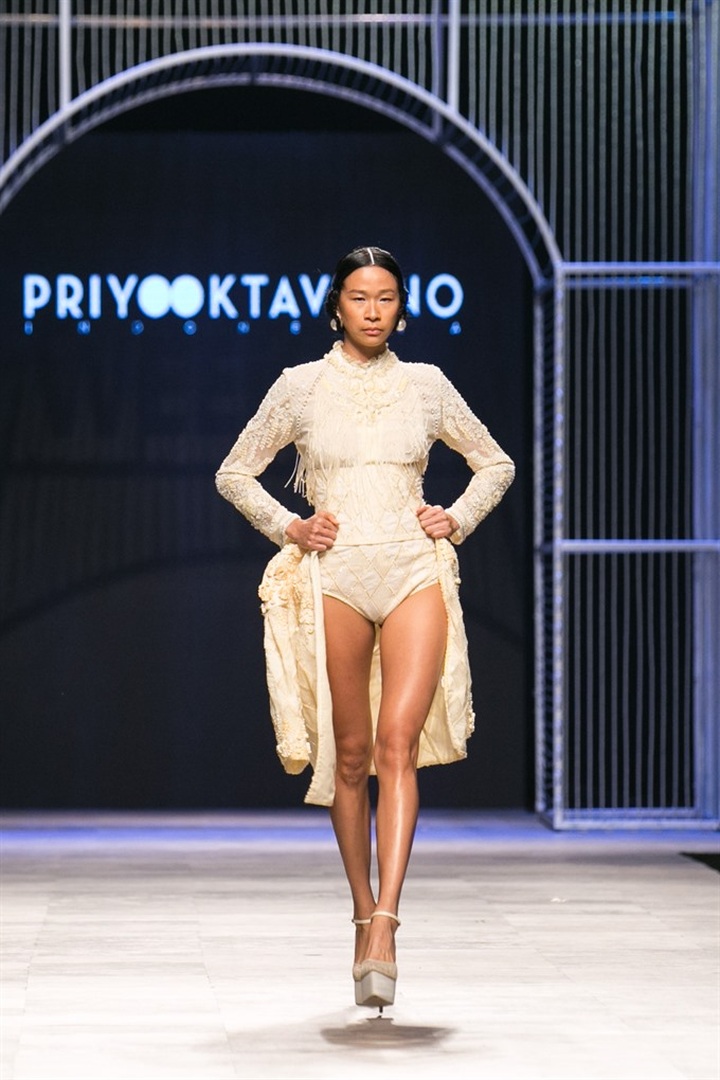 VIFW show dominates fashion season in Hanoi - 8