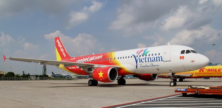 Vietnam eyes foreign investment in aviation - 1