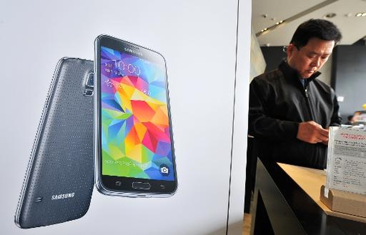 Samsung irked by early Galaxy S5 release in South Korea - 1