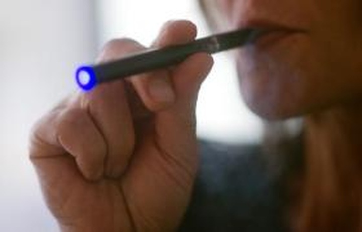 New York bans e-cigarettes in public places - 1 New York bans e-cigarettes in public places - 1