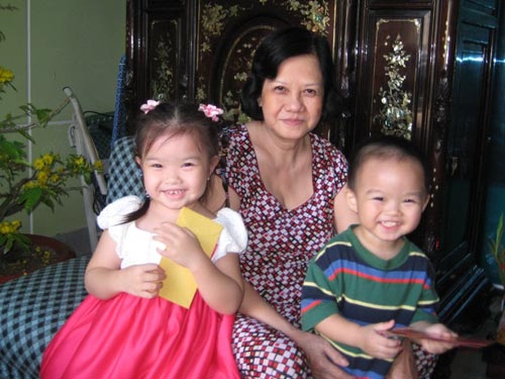 Lucky money giving tradition overdone - 1