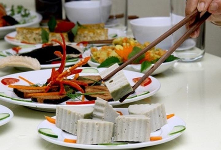 Veggie market whets appetites in HCMC - 1