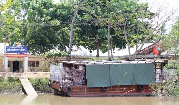 First floating school in Vietnam put into operation - 1 First floating school in Vietnam put into operation - 1