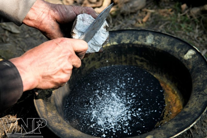 Plough casting of the Mong ethnic people - 2