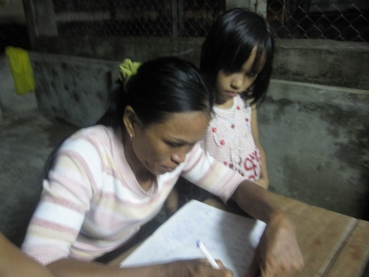 Free literacy classes for disadvantaged women in Danang - 3 Free literacy classes for disadvantaged women in Danang - 3