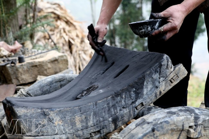 Plough casting of the Mong ethnic people - 3