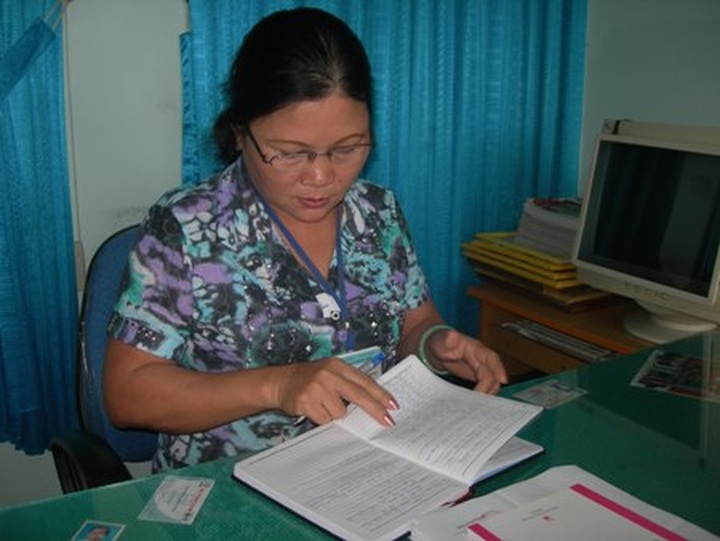 Free literacy classes for disadvantaged women in Danang - 2 Free literacy classes for disadvantaged women in Danang - 2