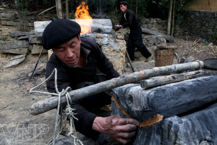 Plough casting of the Mong ethnic people - 5