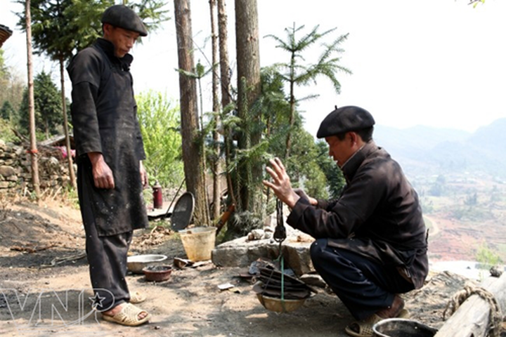 Plough casting of the Mong ethnic people - 6