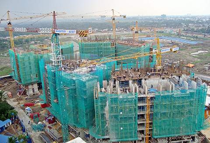 Attorney suggests banks step in to moderate real-estate market - 1