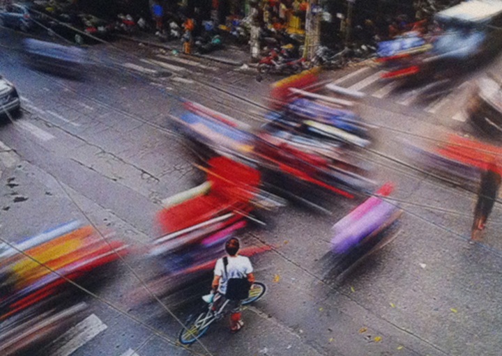 Hanoi hosts photo exhibition “I Love My City” - 1