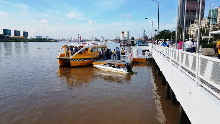 First river bus route in HCM City launched test-run - 8