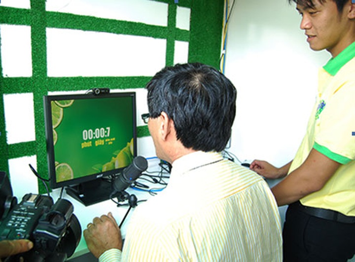 Lemon-made tea-set makes Vietnam record - 13 Lemon-made tea-set makes Vietnam record - 13