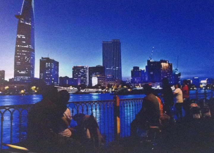 Hanoi hosts photo exhibition “I Love My City” - 2