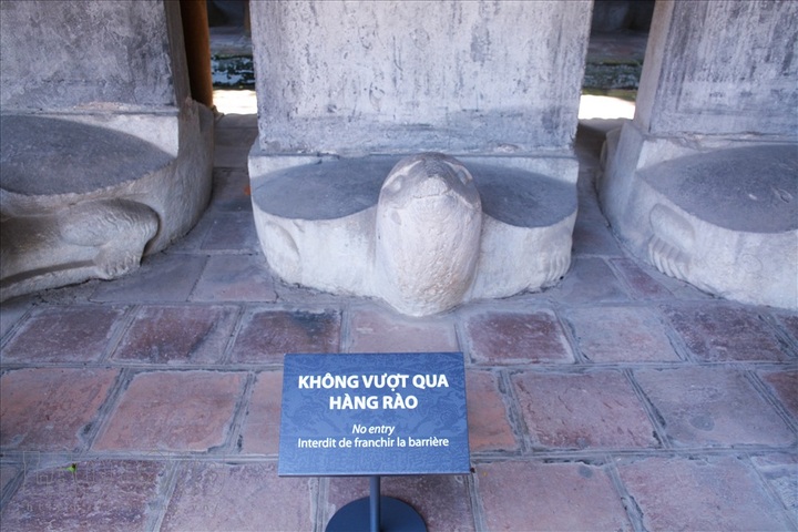 Pupils pray for exam luck at Temple of Literature - 4