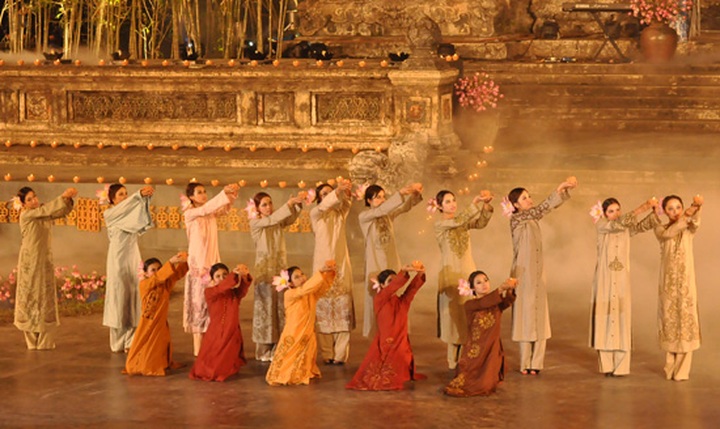 Ao Dai beauty honoured at Hue Festival - 11