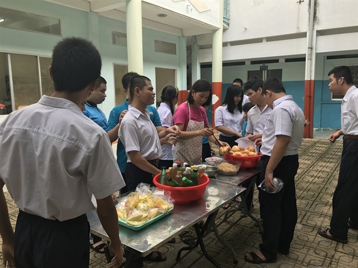 Life skills taught to HCM City blind students - 1
