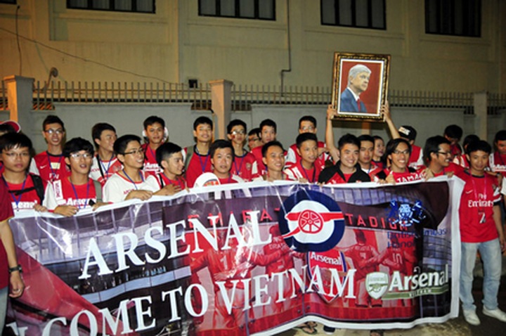 Vietnamese football fans crazy for visiting Arsenal Football Club - 4 Vietnamese football fans crazy for visiting Arsenal Football Club - 4